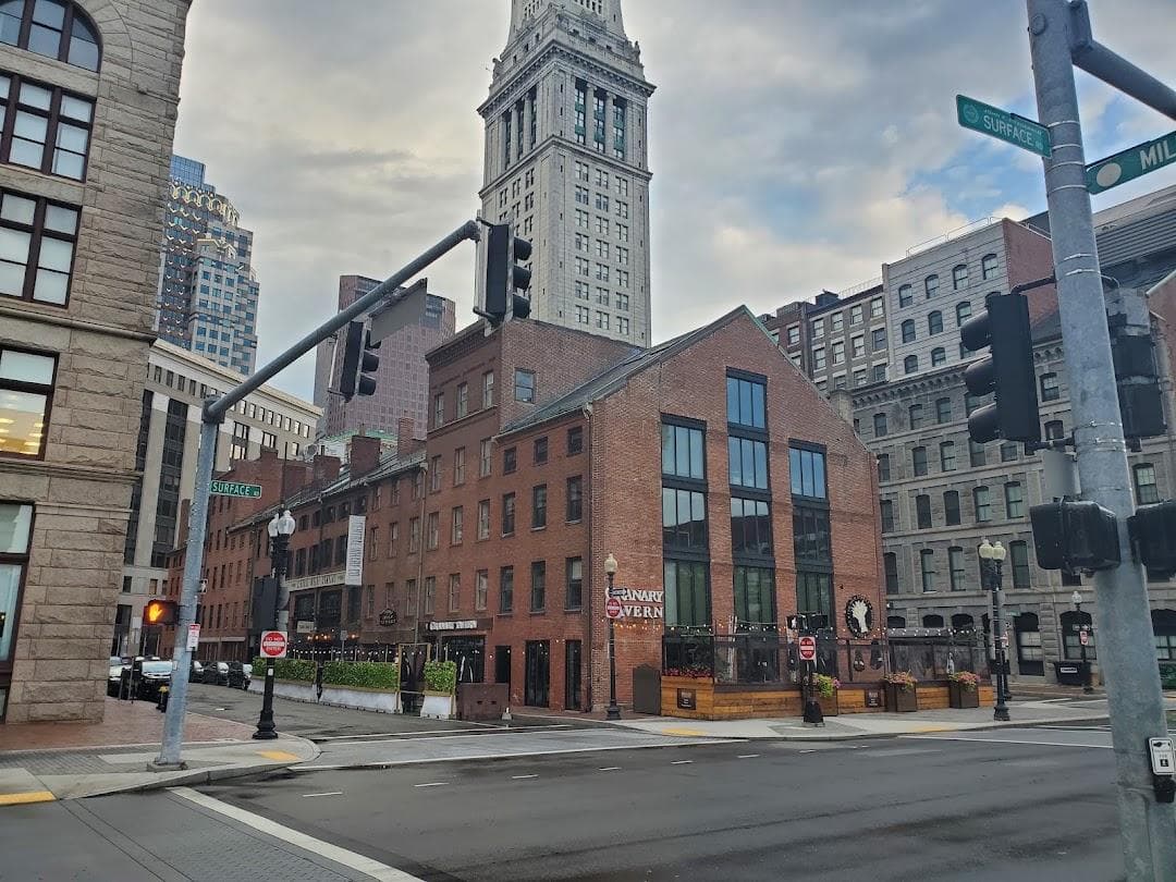 Rowes Wharf Plaza photo 2