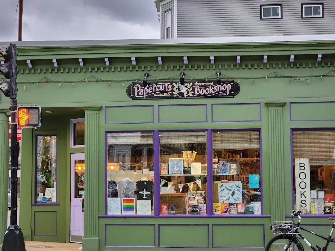 Papercuts Bookshop photo 2
