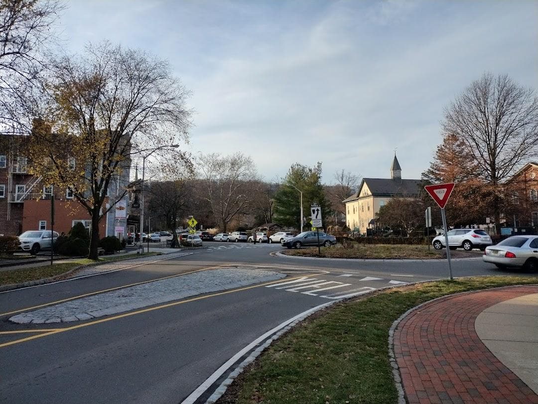 Bloomfield Ave at Church St photo 4