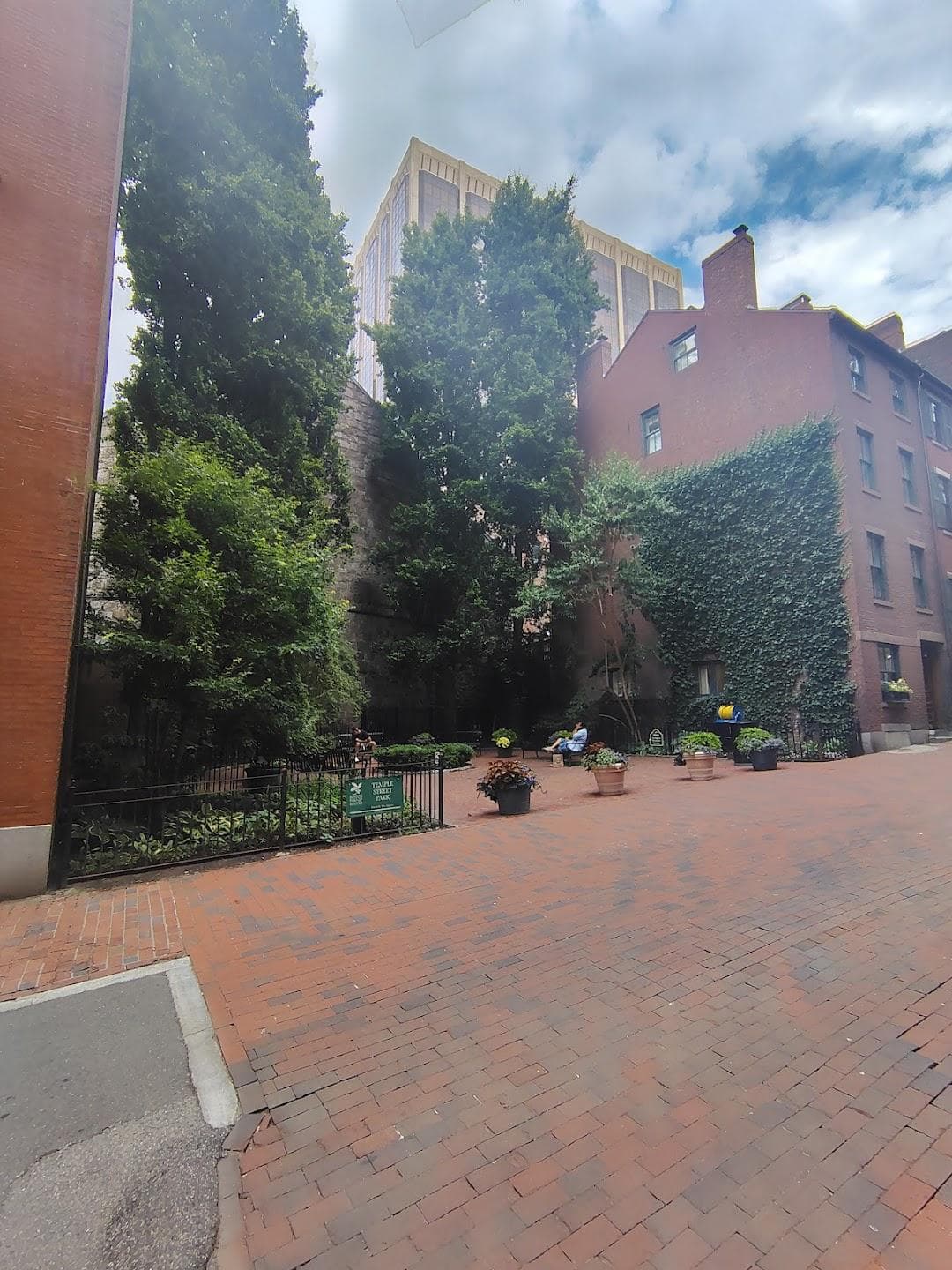 Charles Street photo 6