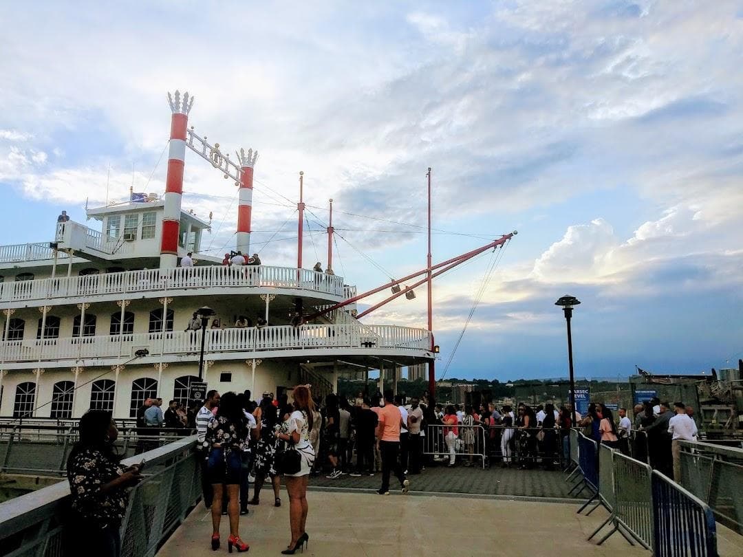 West Harlem Piers photo 1