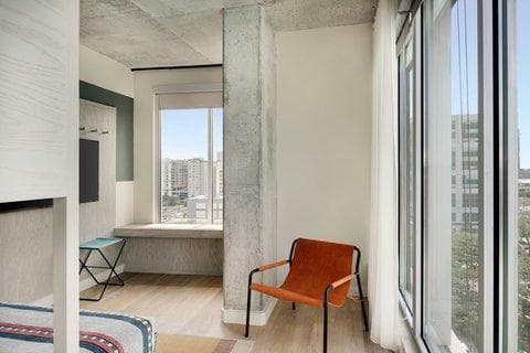 Moxy Charlotte Downtown photo 6