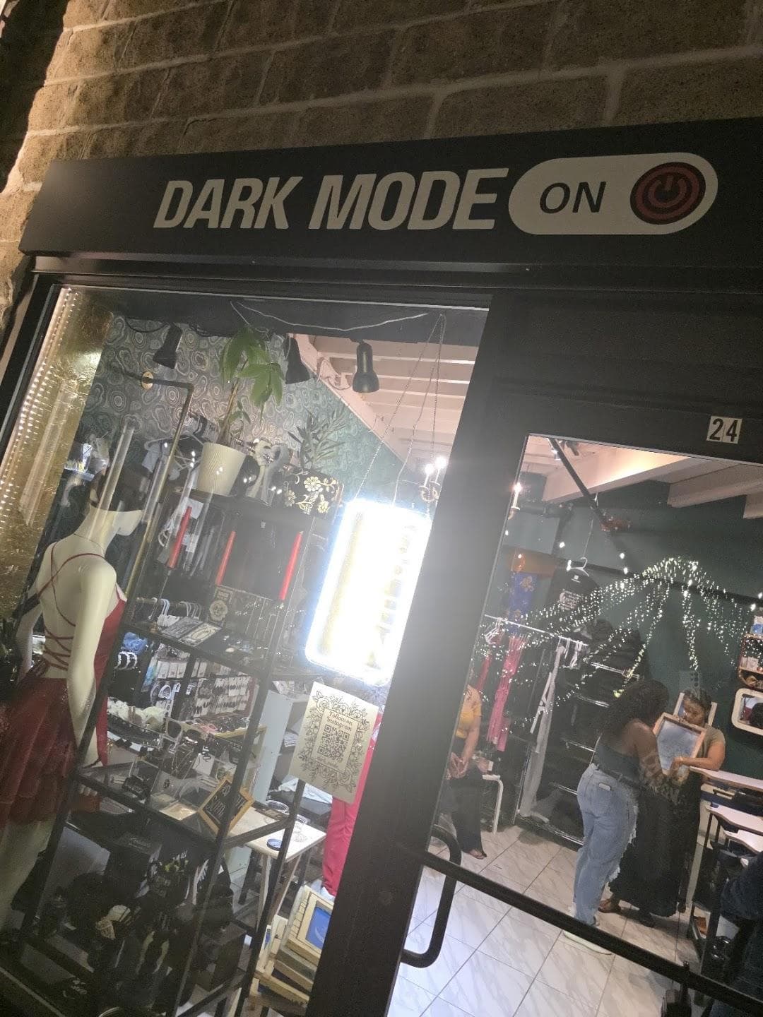 DARK MODE photo 6