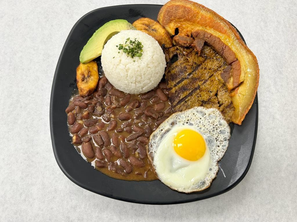 La Esquinita Latin Food Cuisine photo 5
