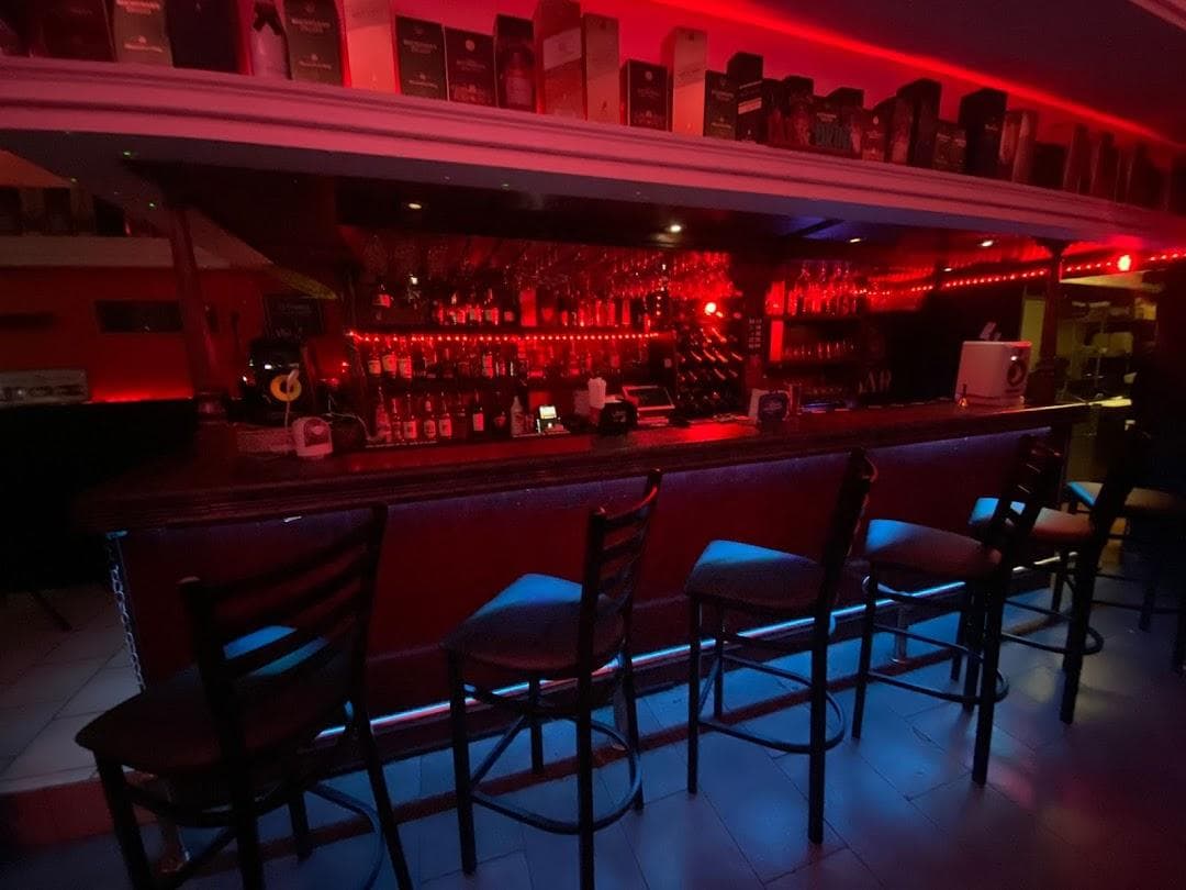 Nowhere Bar Lounge Restaurant photo 3