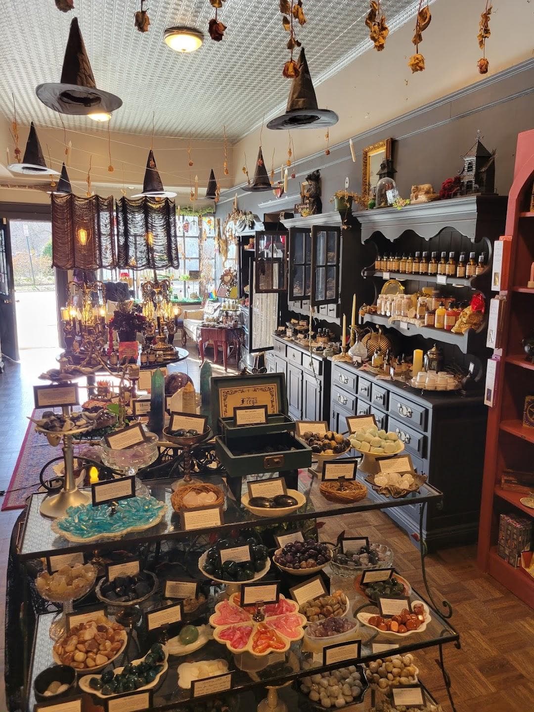Houss Freya Apothecary photo 6