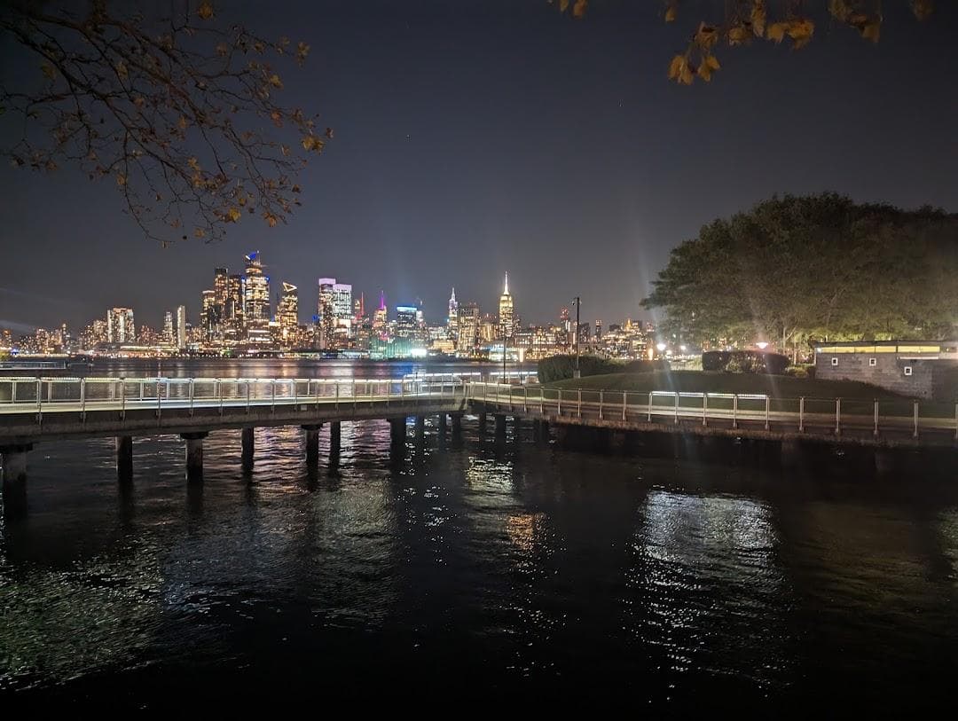 Hudson River Waterfront Walkway photo 4