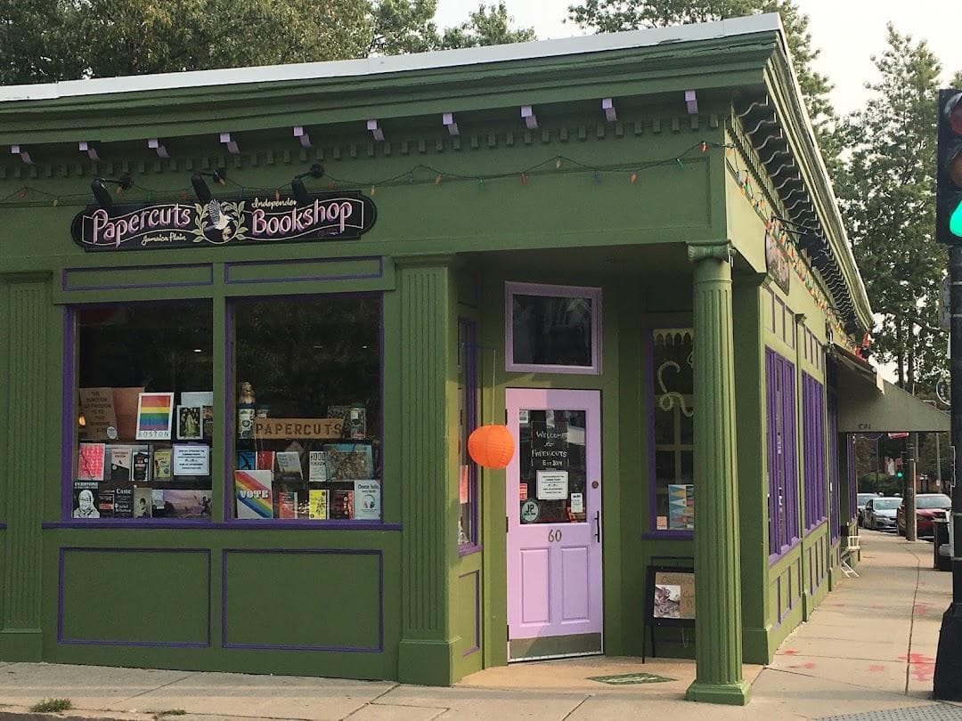 Papercuts Bookshop photo 4