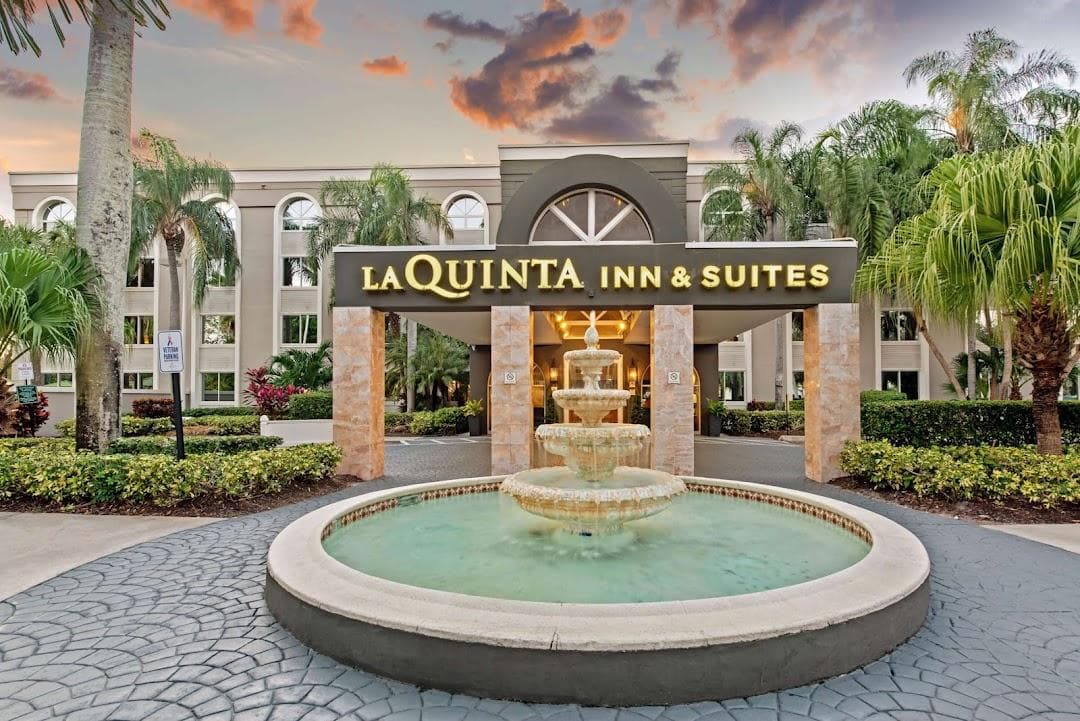 La Quinta Inn & Suites by Wyndham Coral Springs South photo 6
