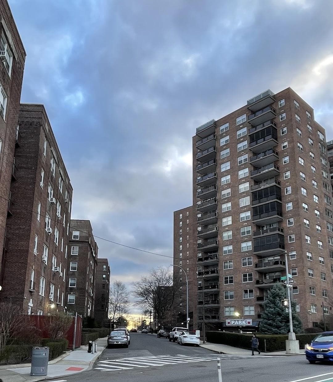 Queens Blvd/70 Av photo 5