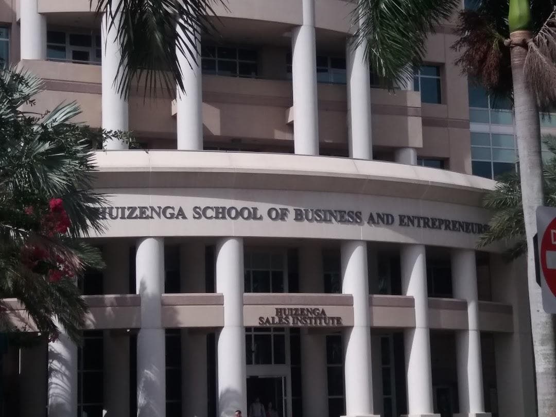 NSU – Huizenga College of Business and Entrepreneurship photo 4