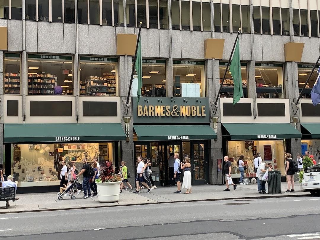 Barnes & Noble photo 3