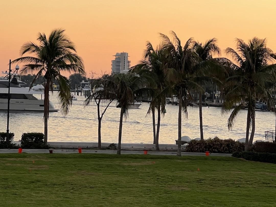 Las Olas Intracoastal Promenade Park photo 4