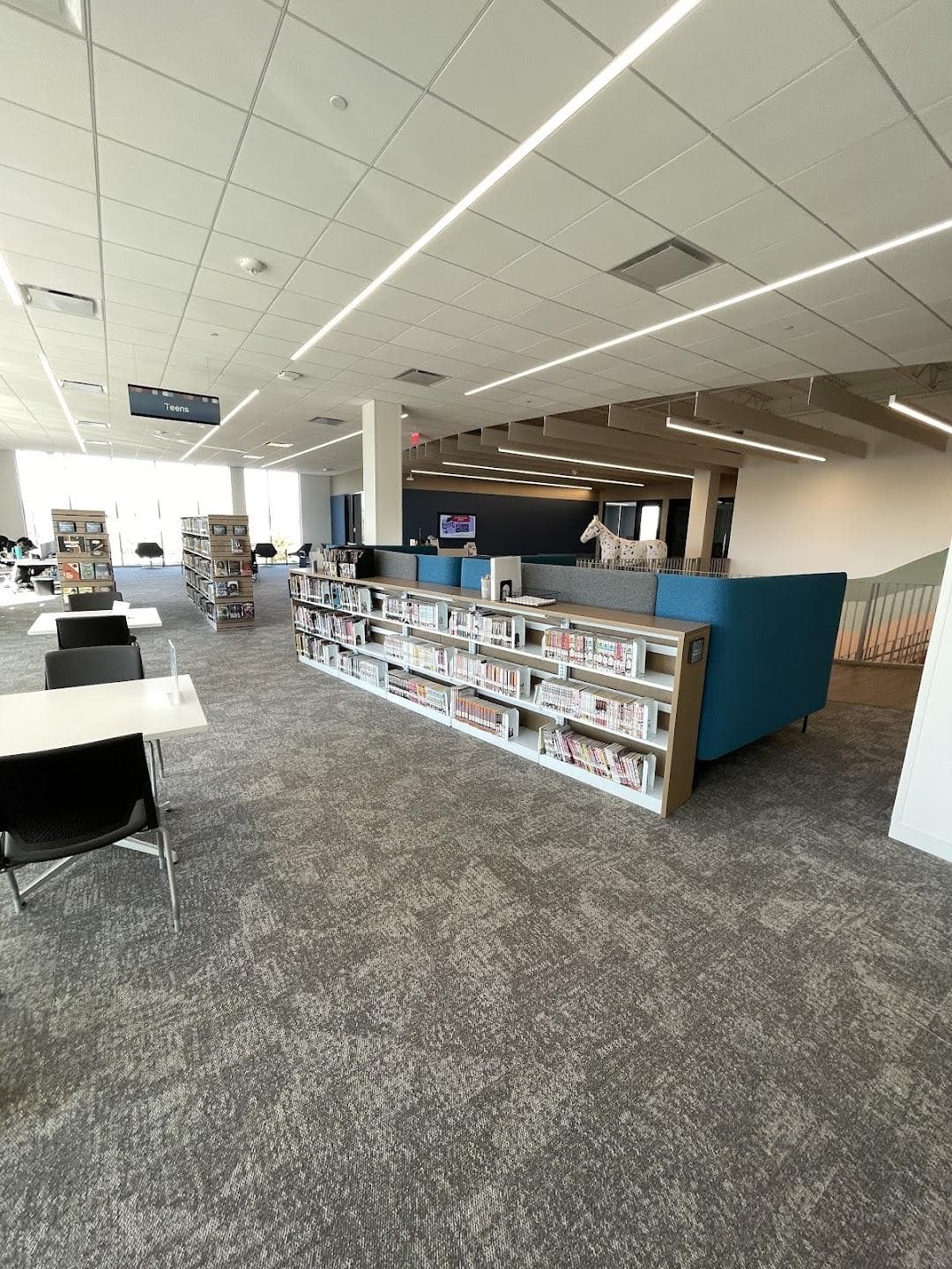 Charlotte Mecklenburg Library - University City Regional photo 3
