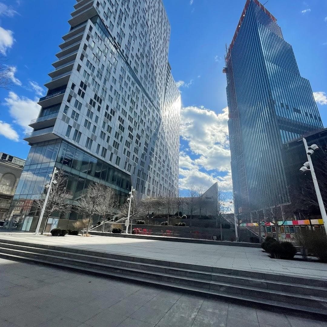 The Plaza at 300 Ashland