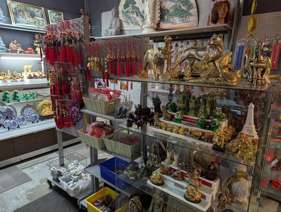 Kyle Flea Market photo 3
