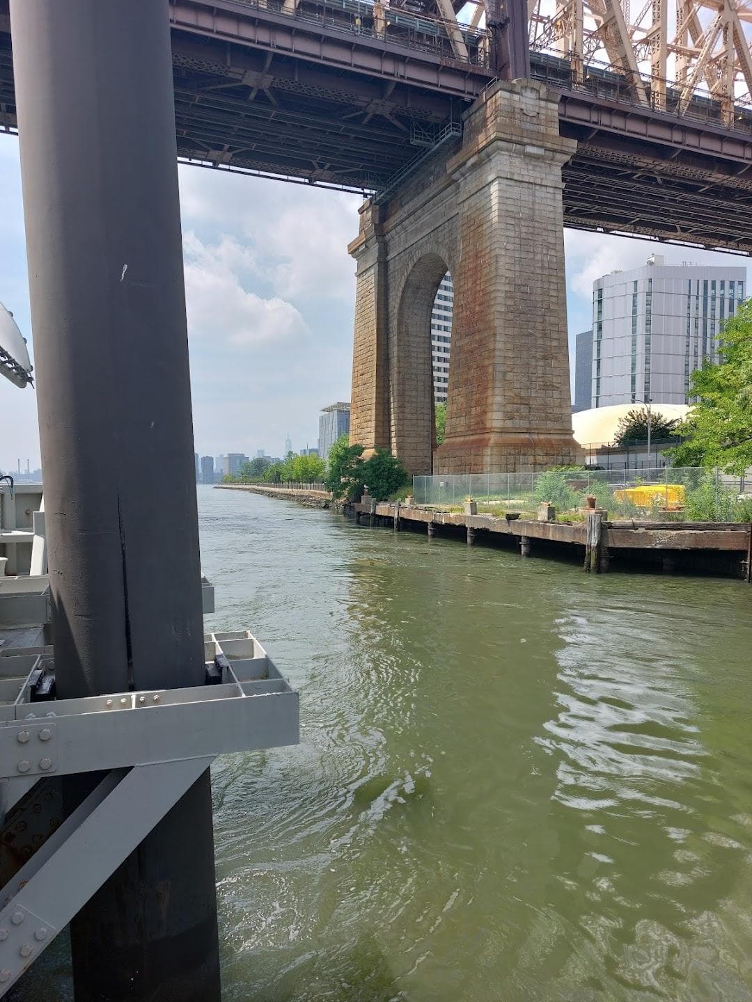 Roosevelt Island Ferry photo 3