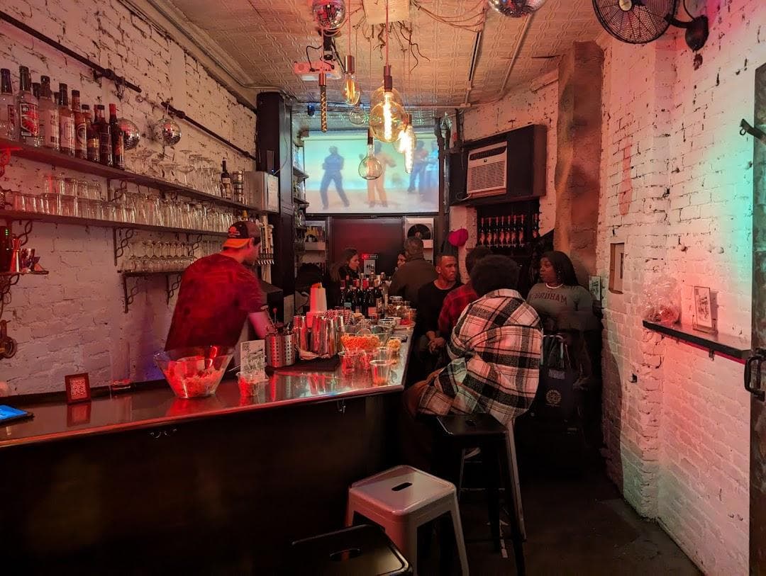 142 Sullivan Bar