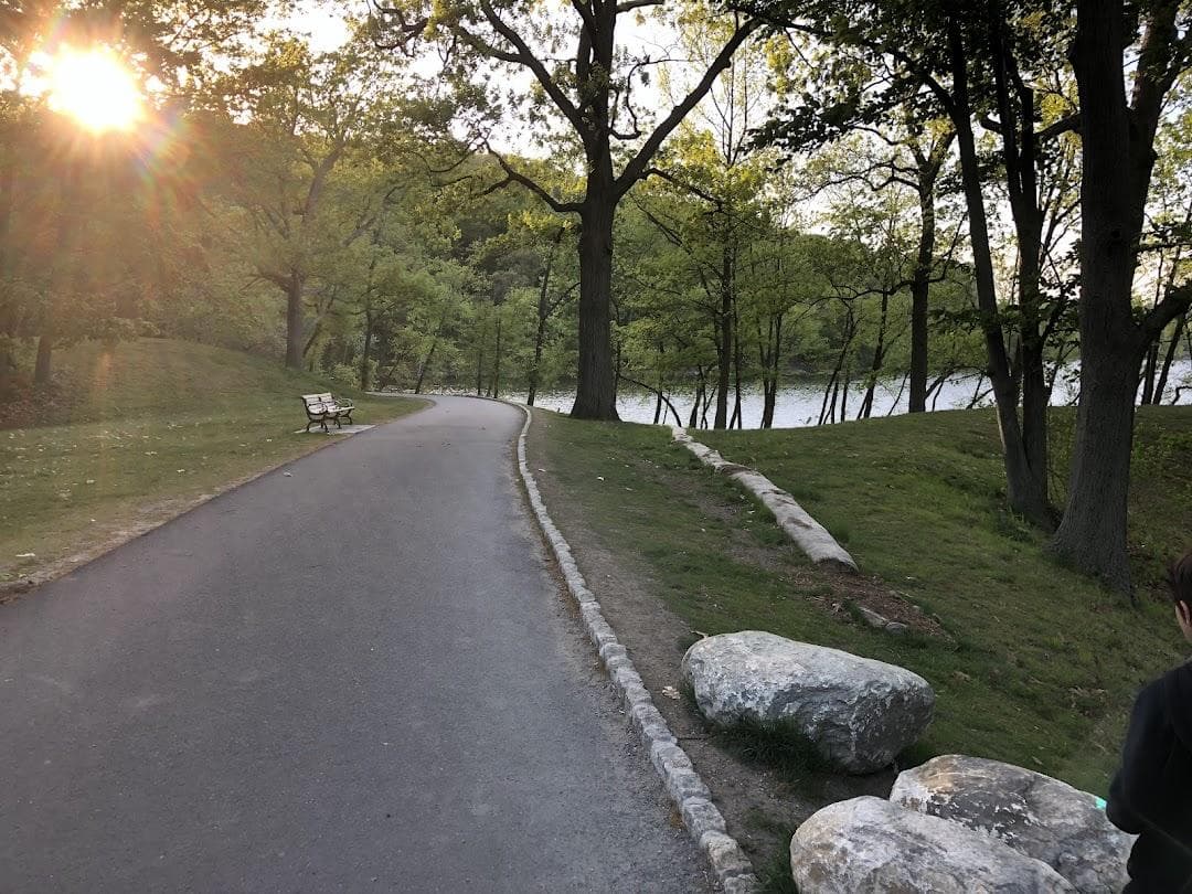 Jamaica Pond photo 4