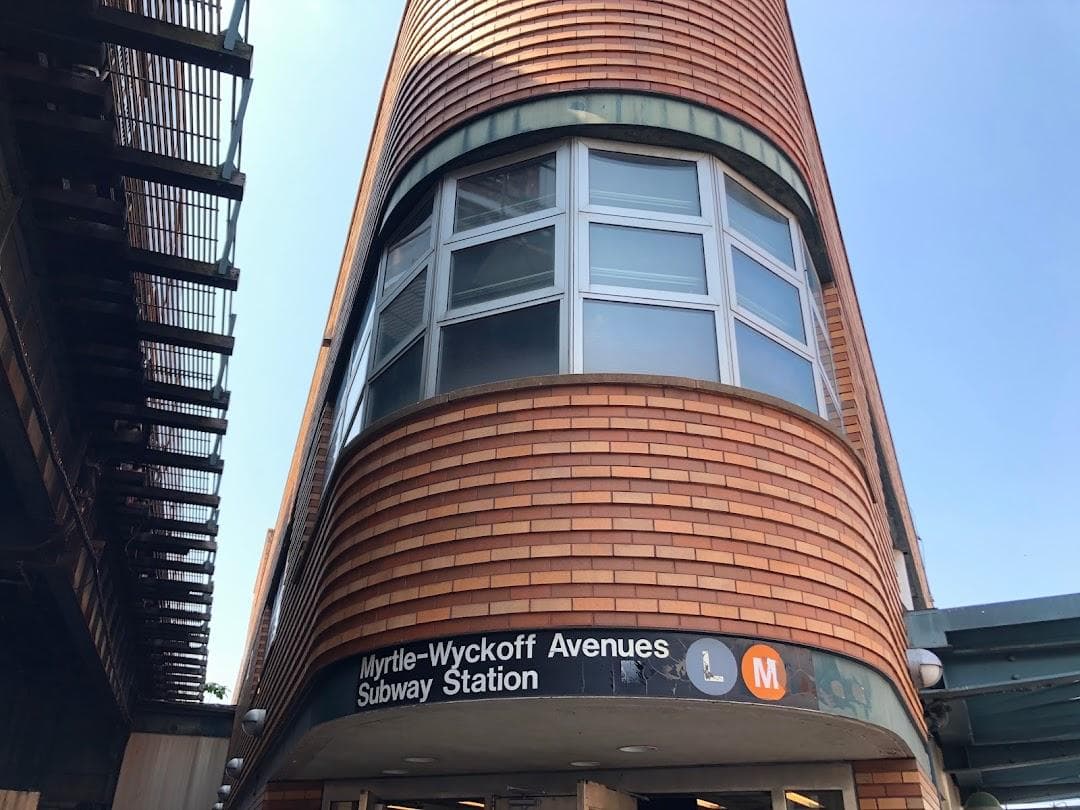 Myrtle-Wyckoff Avs photo 2
