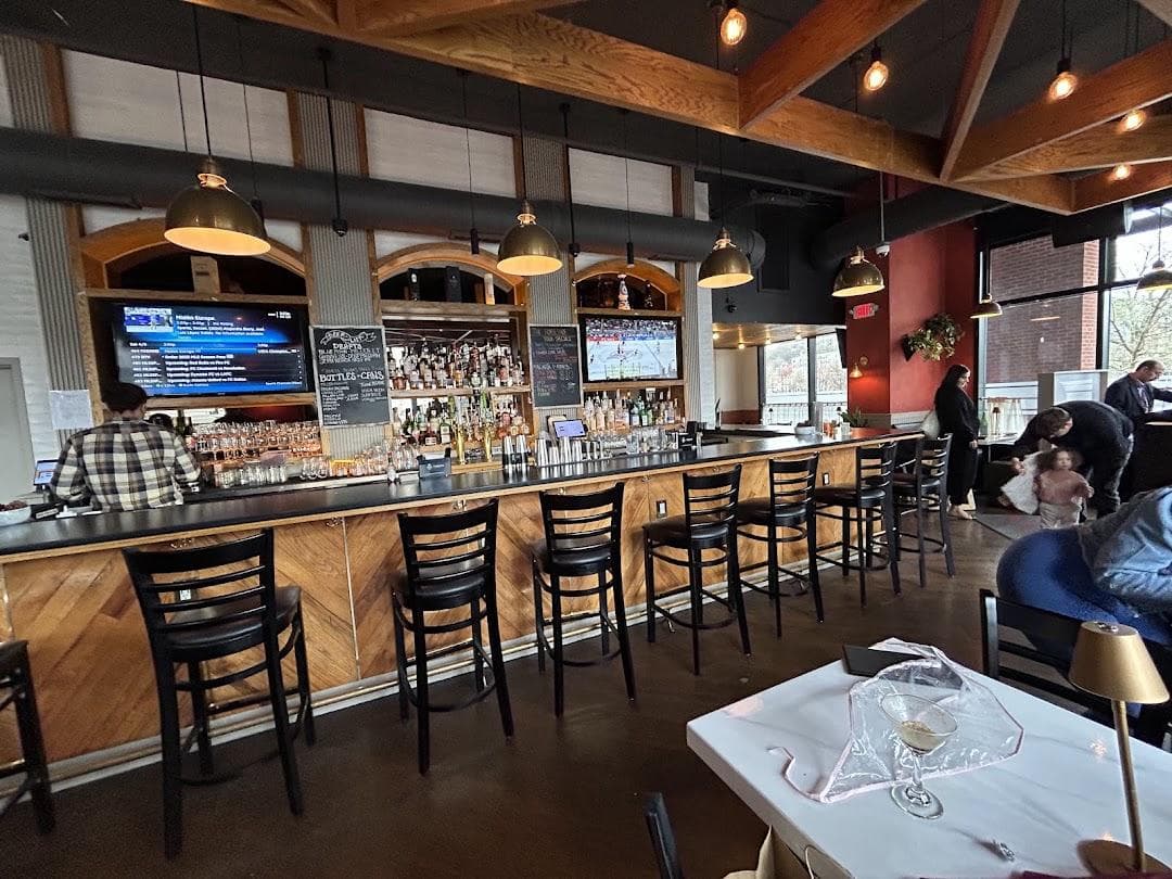The Horseshoe Kitchen & Bar photo 2