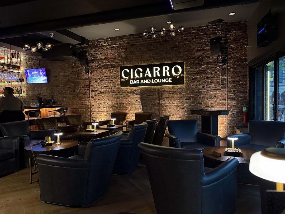 Cigarro Bar and Lounge photo 2