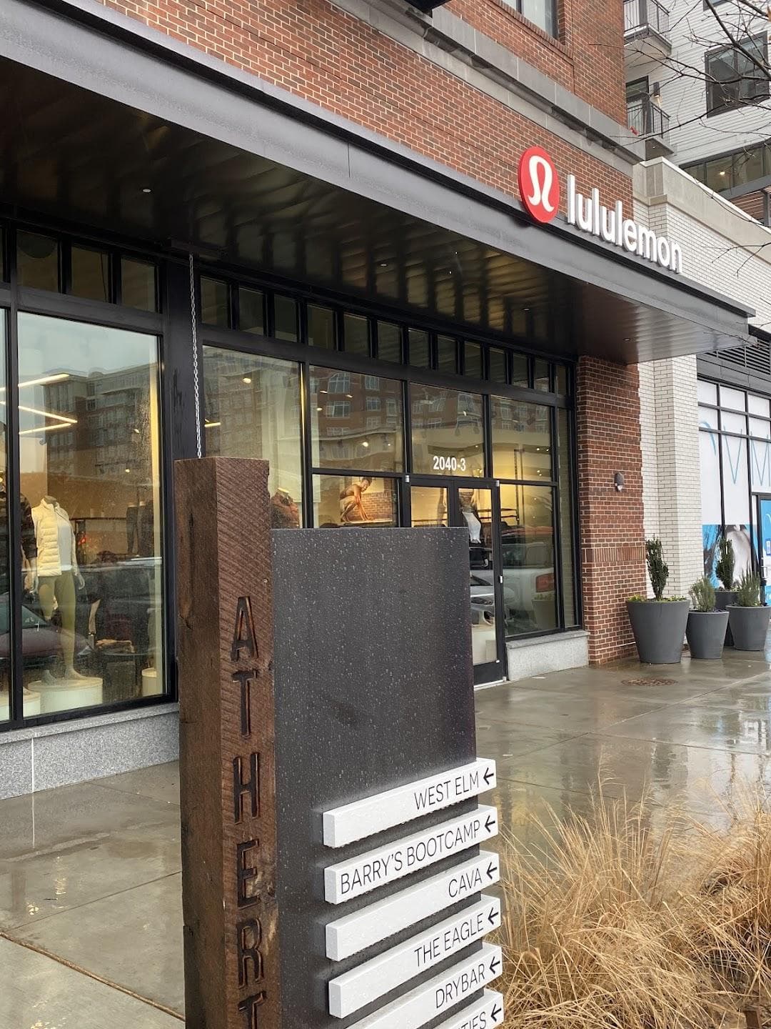 lululemon photo 2