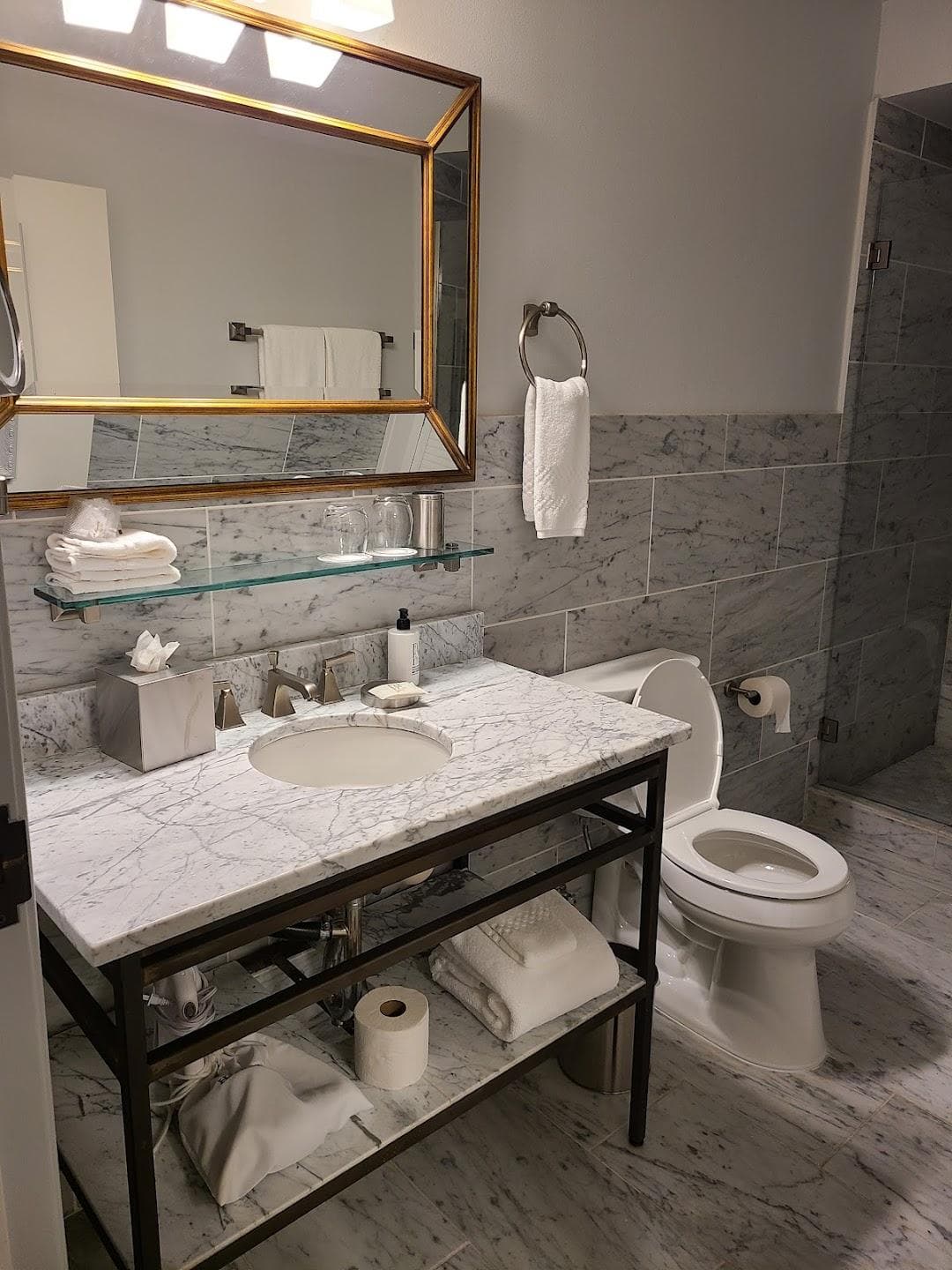 Hotel Ella photo 1