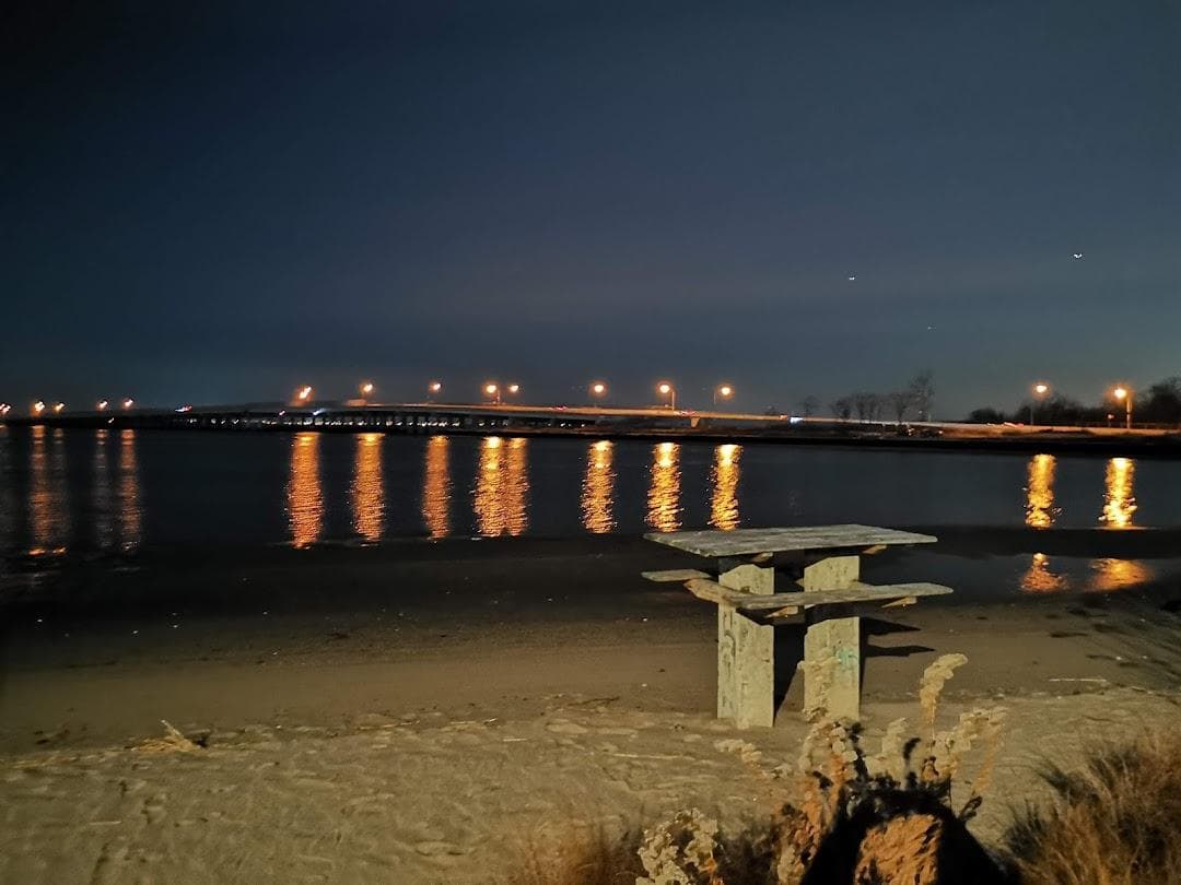 Howard Beach photo 4