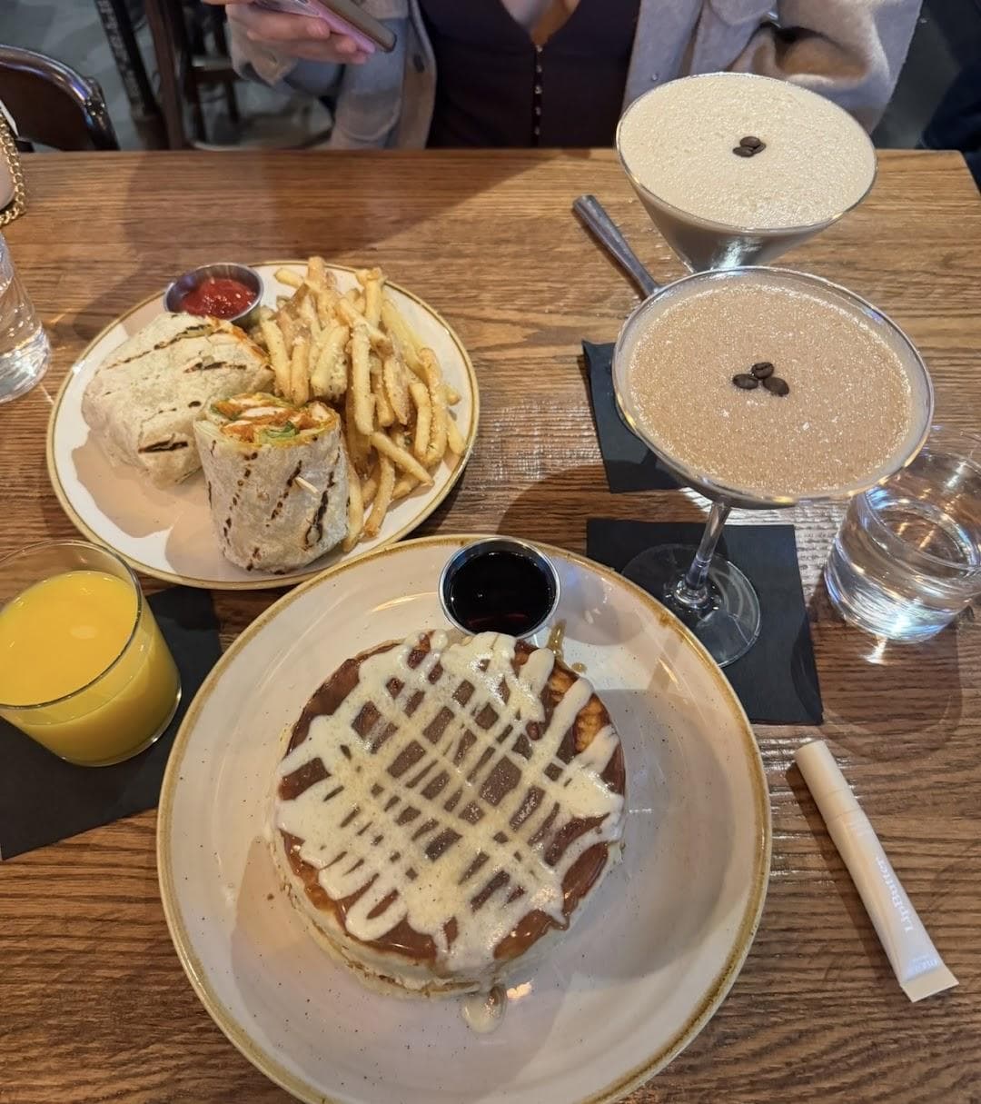 Layla's American Tavern photo 1