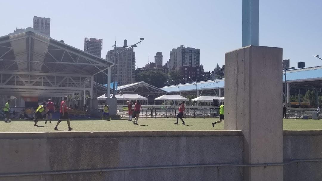 Brooklyn Bridge Park Basketball Courts photo 1