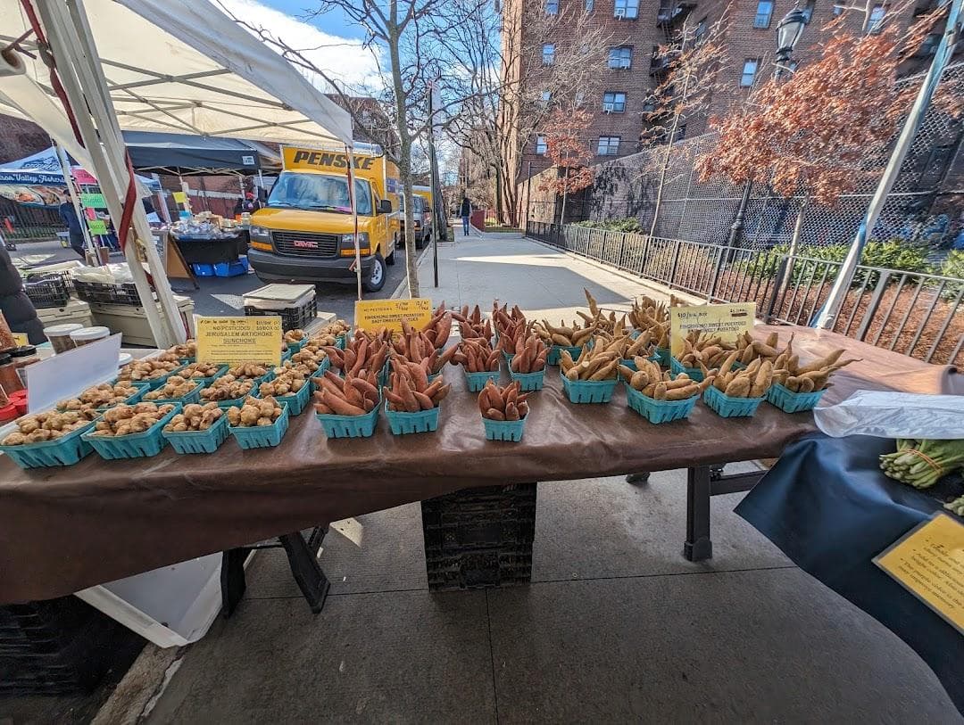 Jackson Heights Greenmarket photo 2