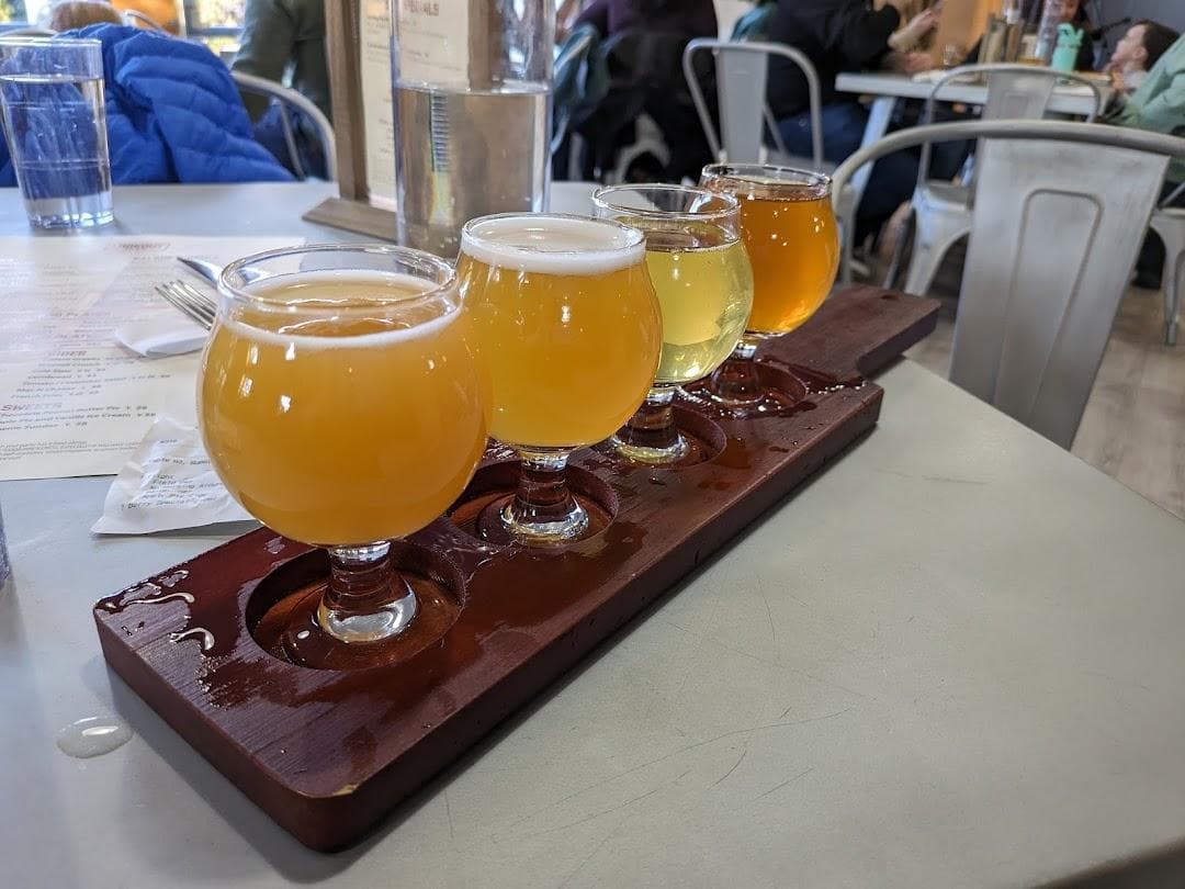 Belkin Family Lookout Farm - U-Pick Orchard - Taproom, Outdoor Dining and Market photo 4