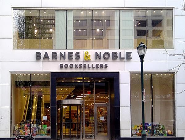 Barnes & Noble photo 6