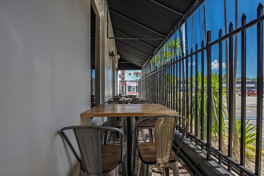 Area 79th Lounge & Grille photo 3