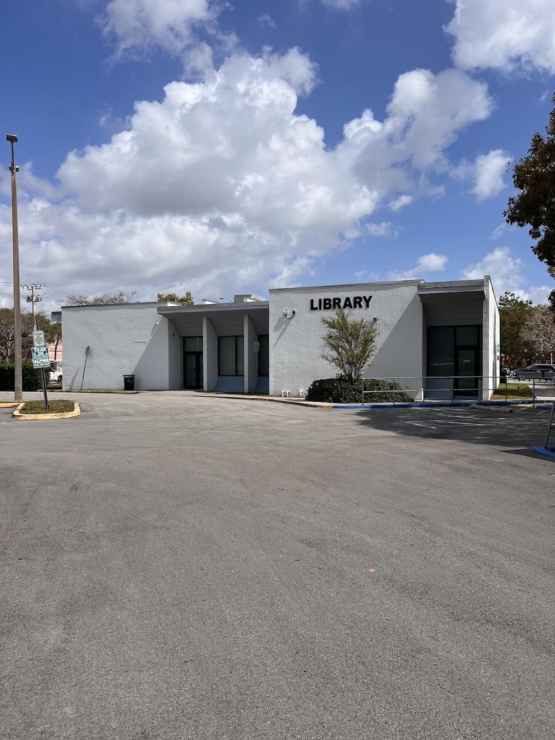 Kendall Branch Library photo 1
