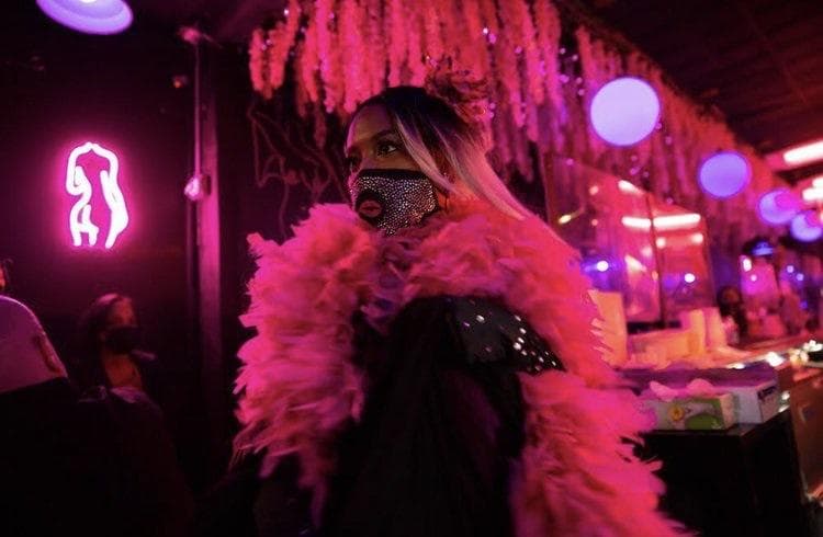 Pink Metal photo 2