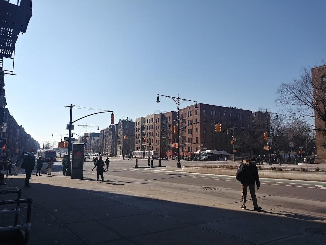 Grand Concourse/E 170 St photo 4