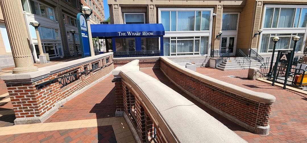 Rowes Wharf Plaza photo 3