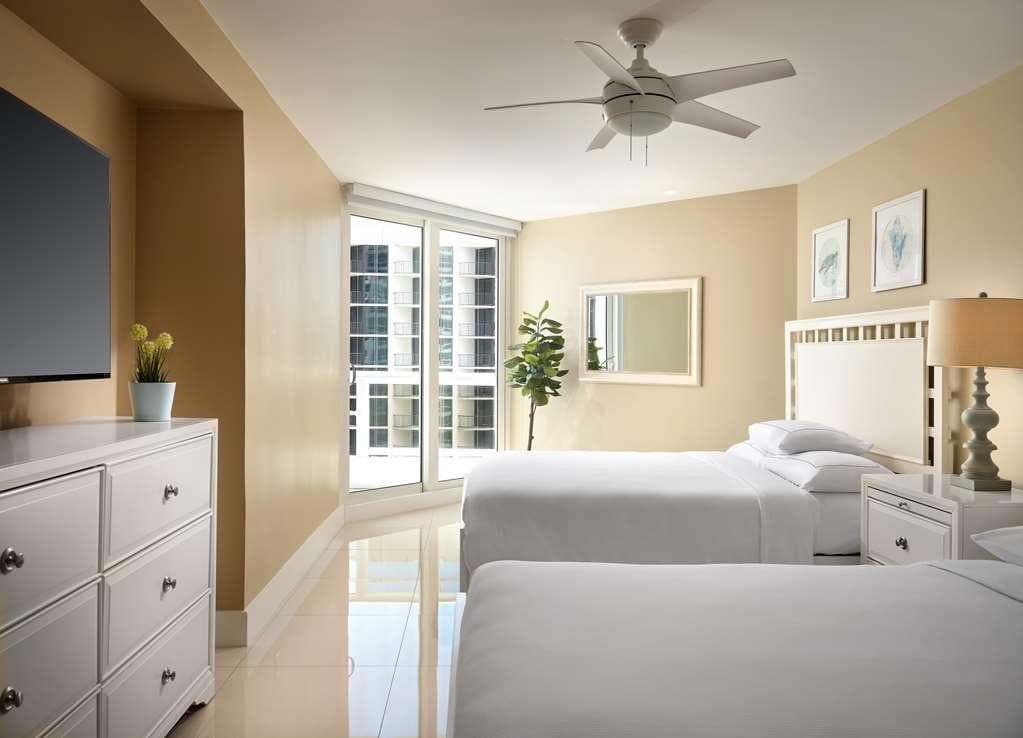 DoubleTree by Hilton Grand Hotel Biscayne Bay photo 2