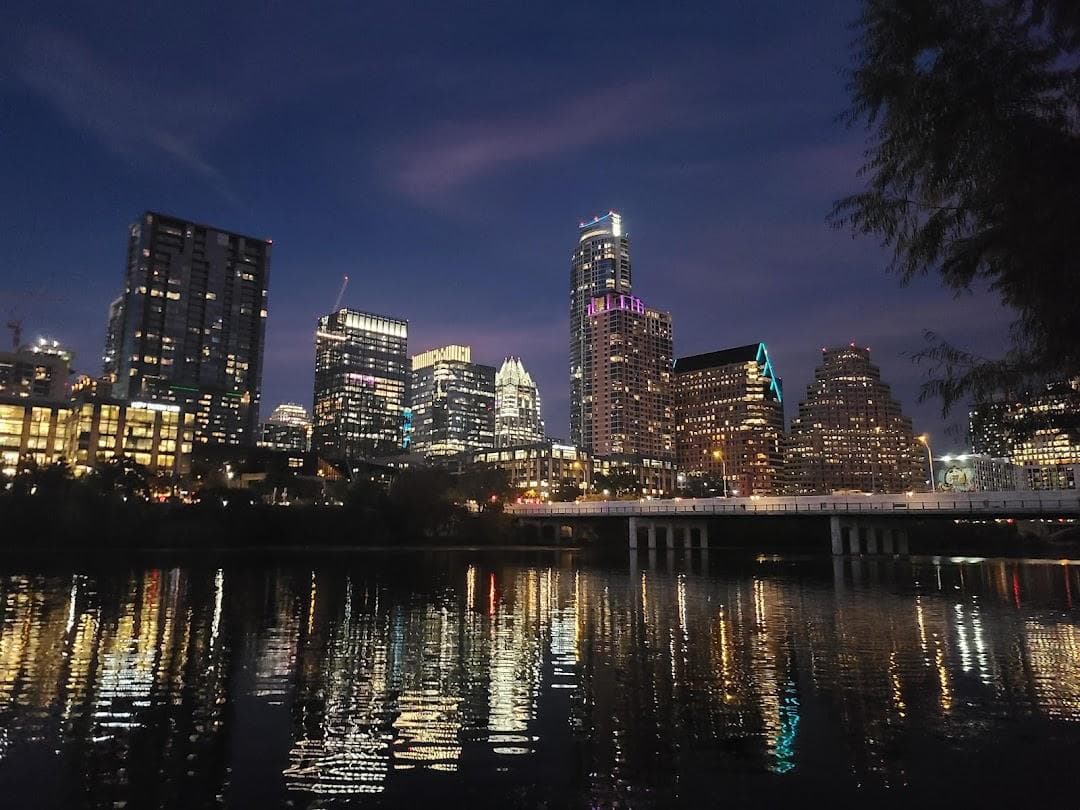 Auditorium Shores at Town Lake Metropolitan Park photo 4