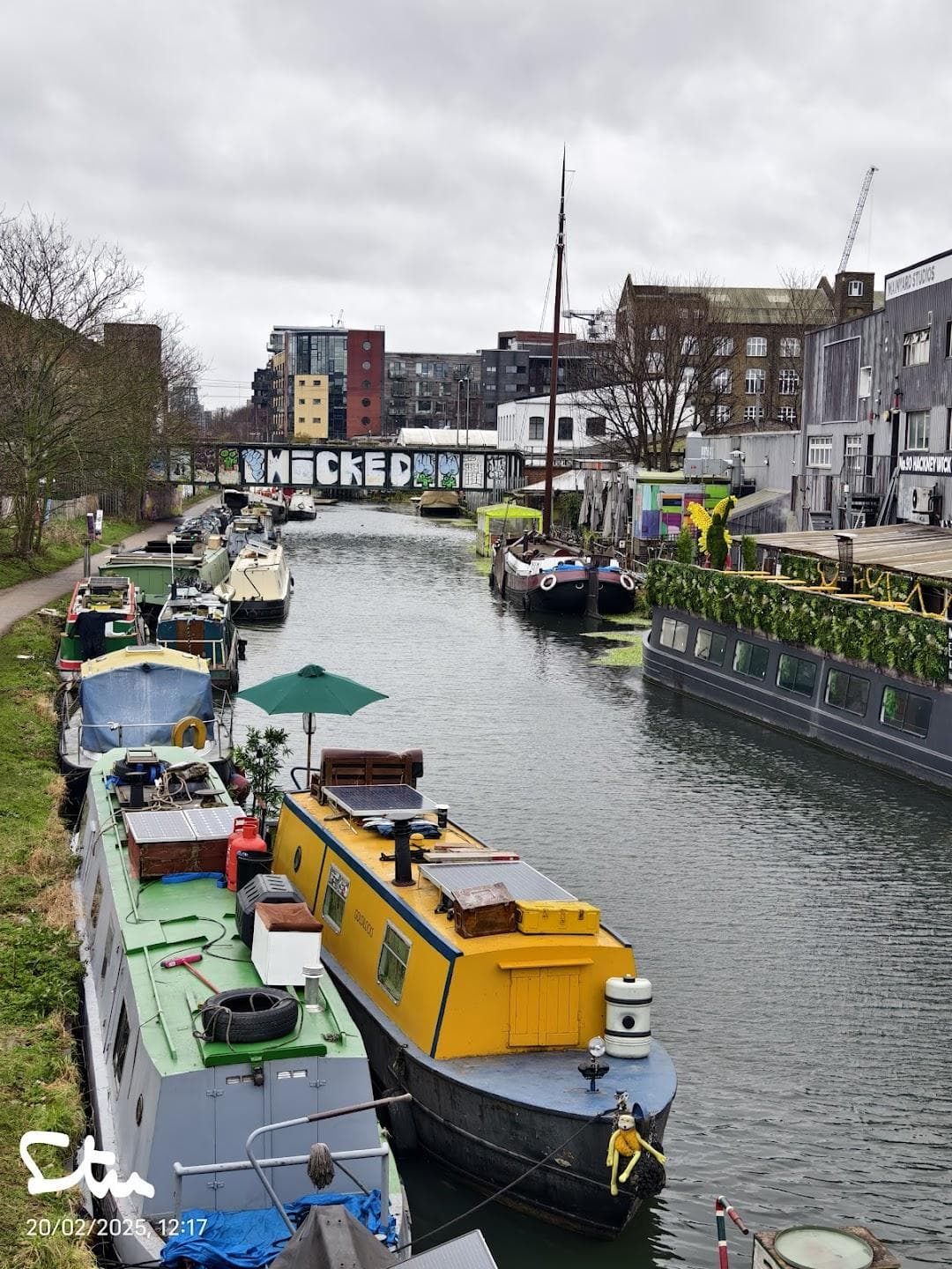 Hackney Bridge photo 3