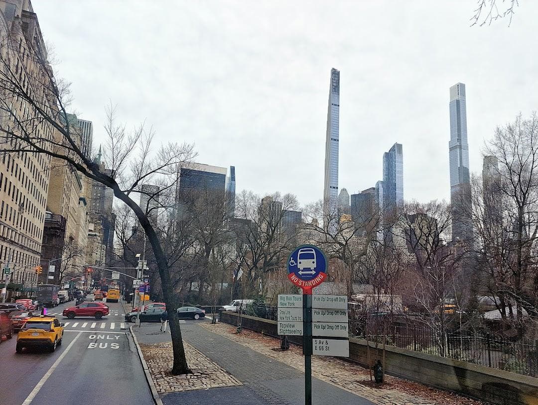 5 Ave/E 66 St photo 2