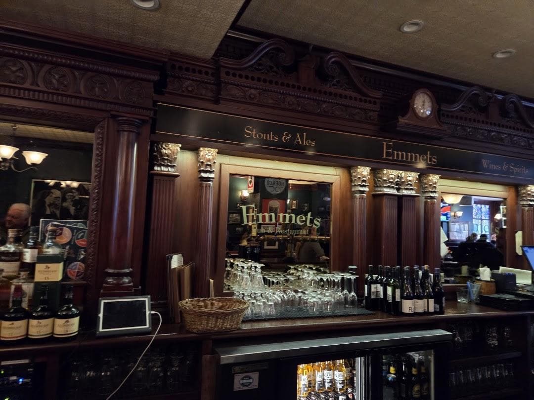 Emmets Irish Pub photo 5