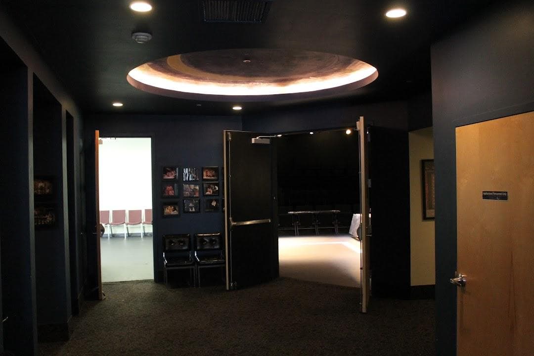 Luna Stage photo 1