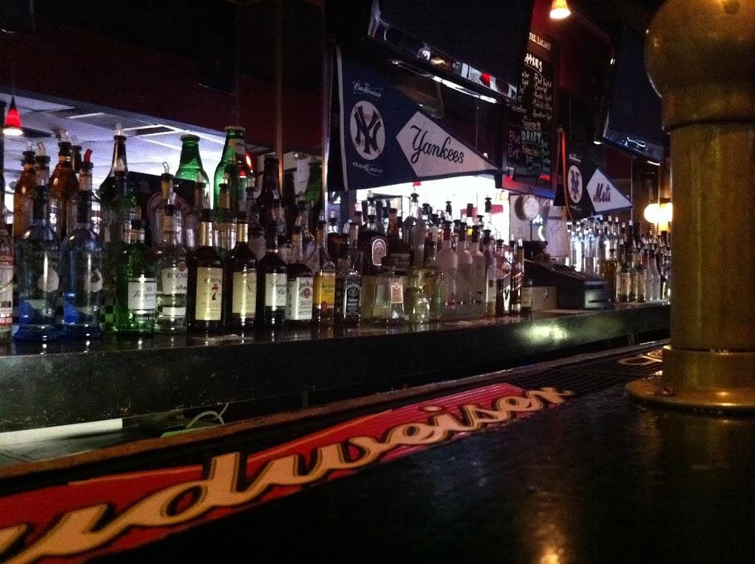 Checkers Cafe & Pub photo 1