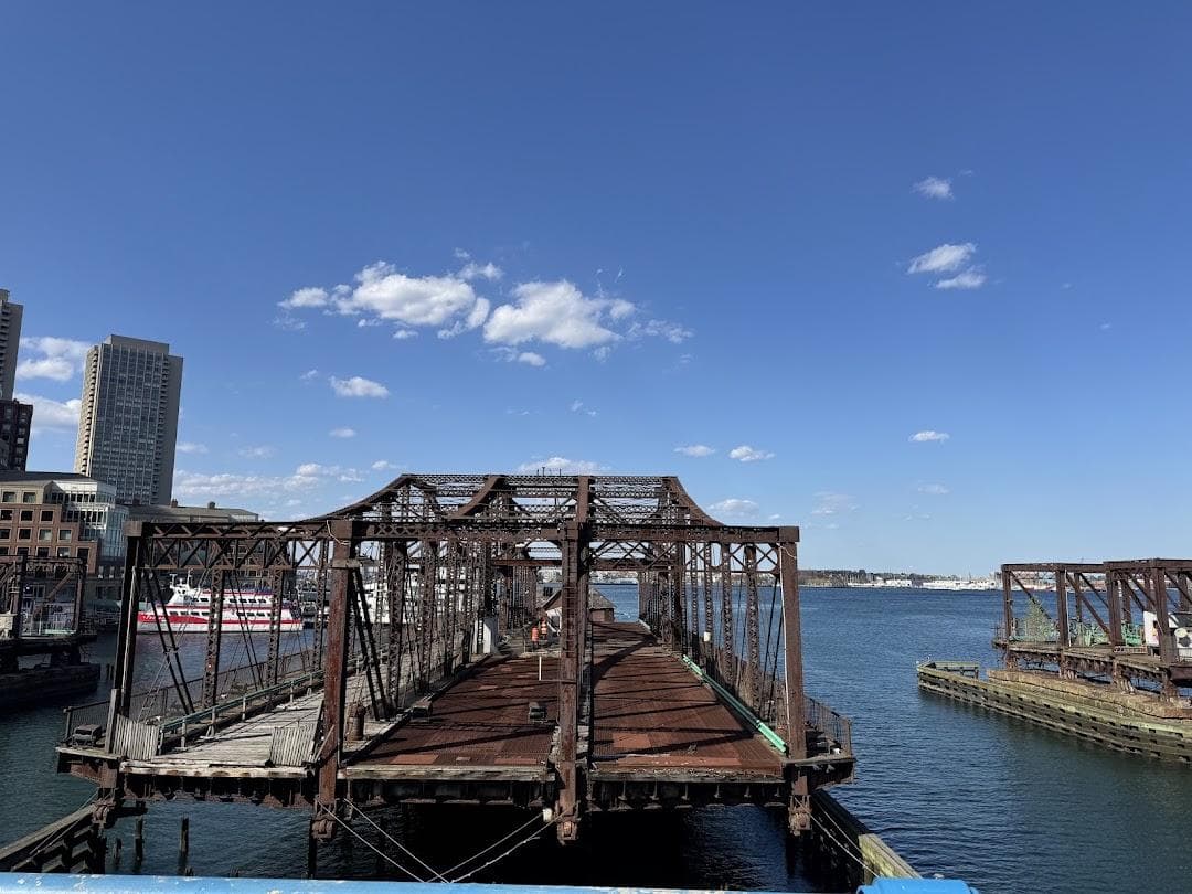 Courthouse Docks photo 2