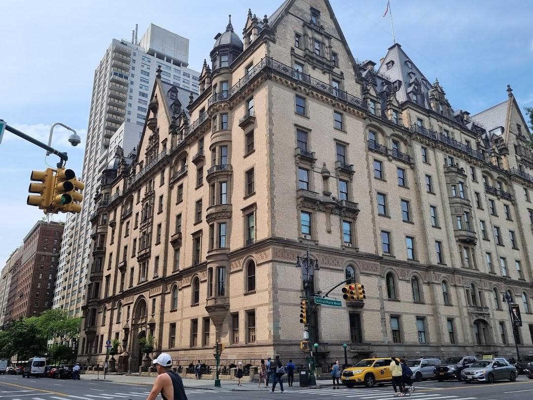 Central Park West/W 72 St photo 4