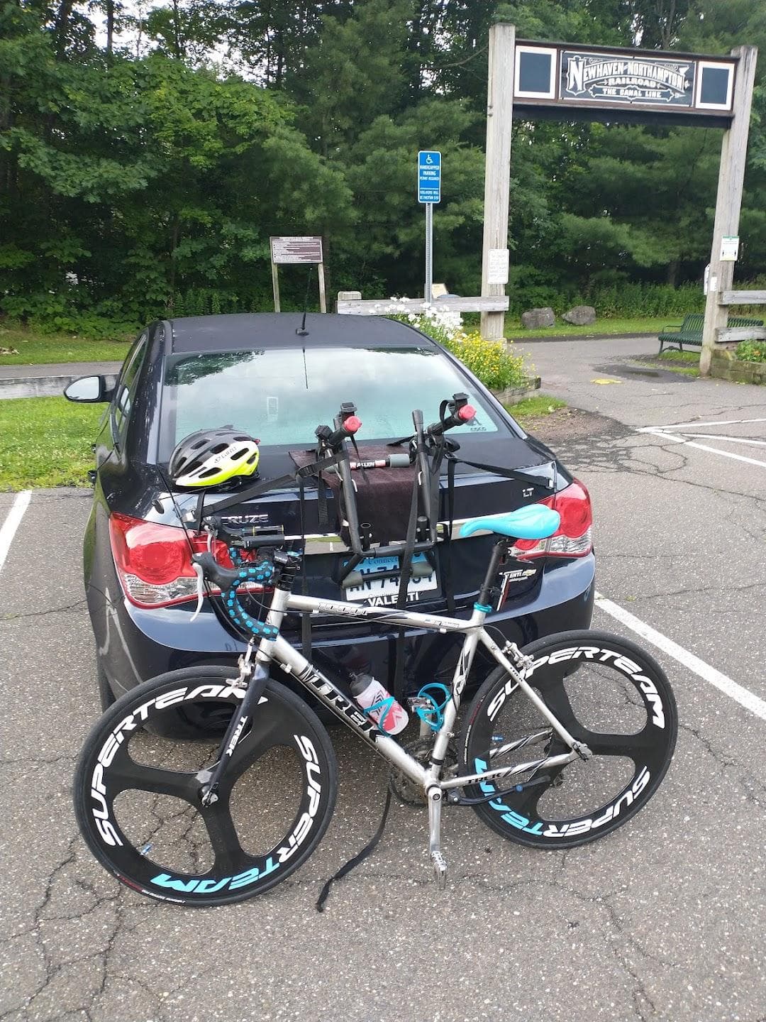Farmington Canal Parking photo 3