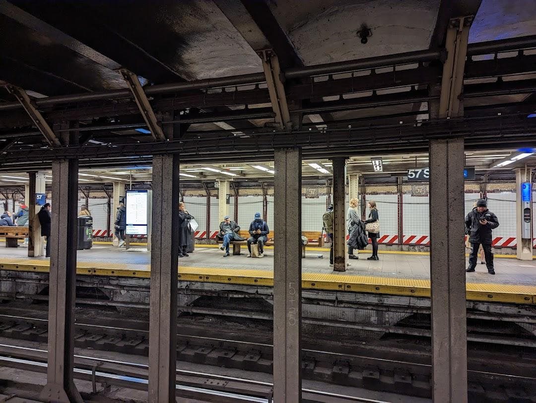 57 St-7 Av photo 6